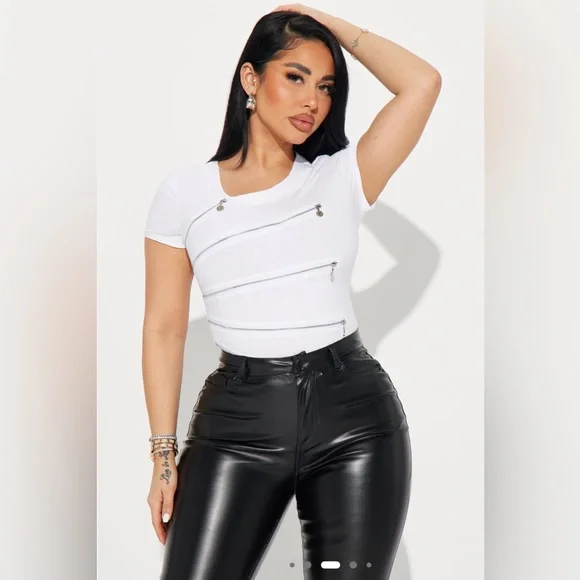 Fashion Nova Unveiling Secrets Zipper Detail White Bodysuit Size 1XL - Picture 3 of 9